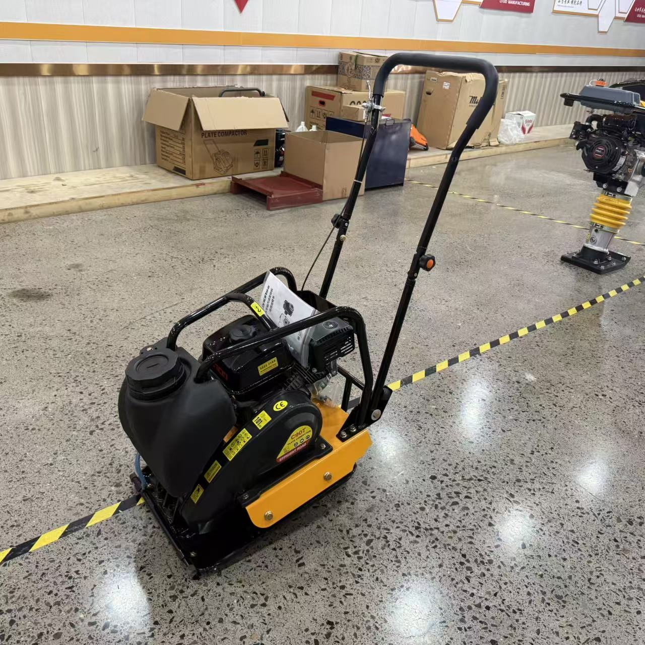 Plate Compactor Vibrator - الثقيلة محرك الخرسانة هزاز لوحة الضاغطة
