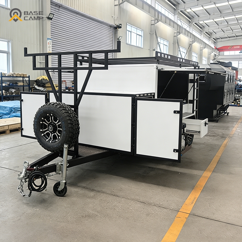 مقطورة نقل مغلقة شديدة التحمل  - مراجعة Heavy Equipment Haulers وسعره
